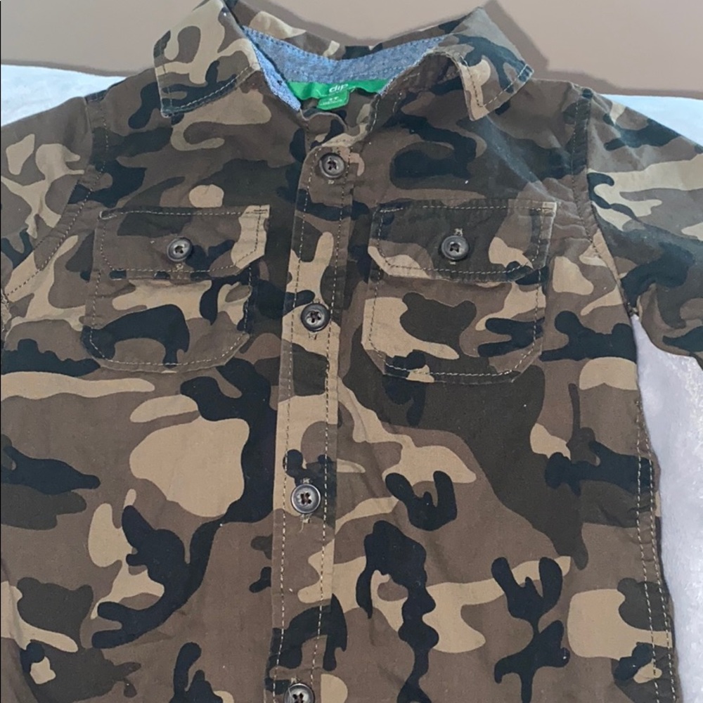 Kids camo button down